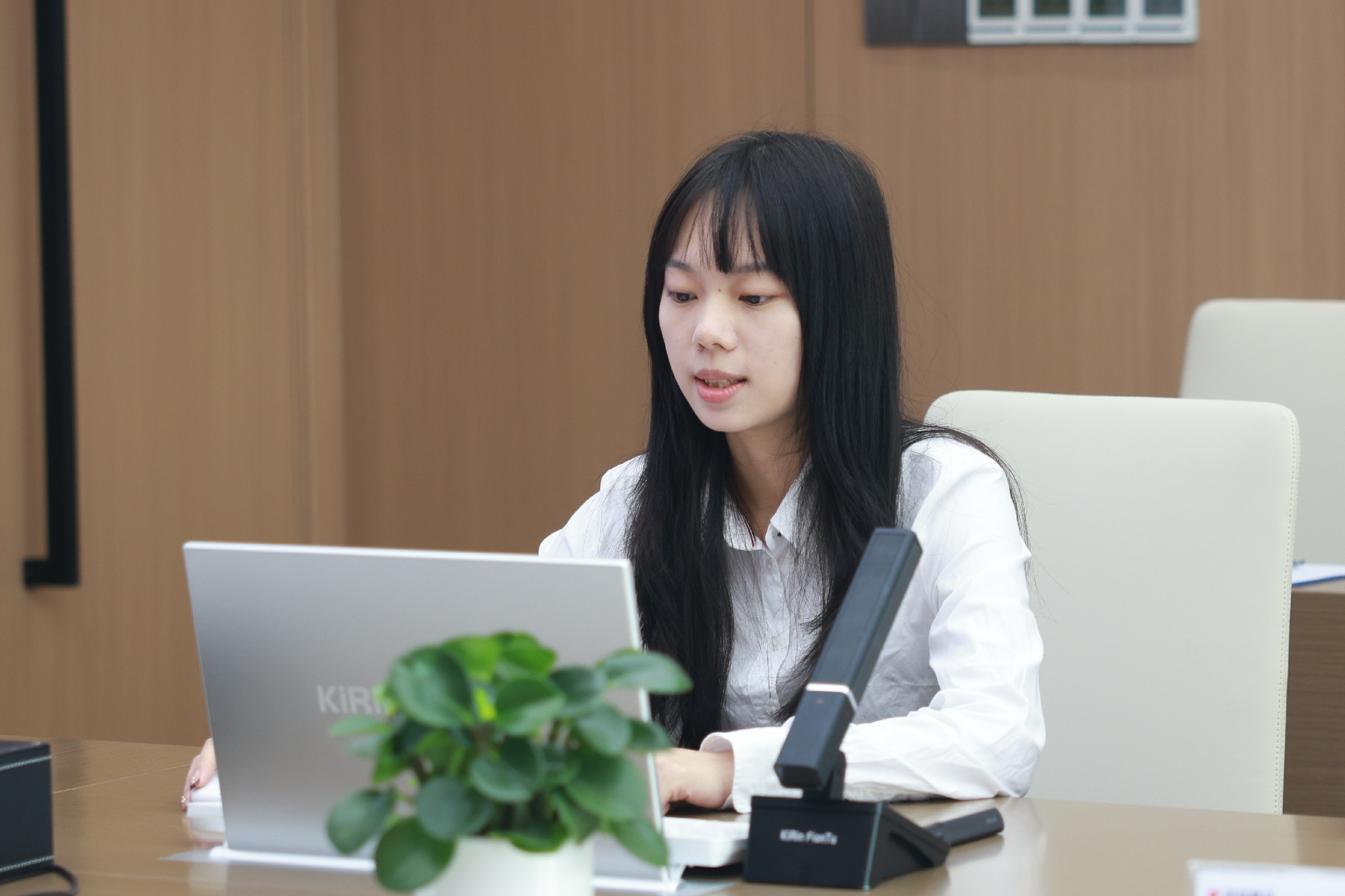 吉華三聯(lián)學(xué)校項(xiàng)目見(jiàn)習(xí)商務(wù)工程師陳小媛.jpg 吉華三聯(lián)學(xué)校項(xiàng)目見(jiàn)習(xí)商務(wù)工程師陳小媛.jpg